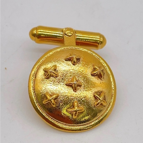 Chanel Cuff Links - Picture 4 of 6